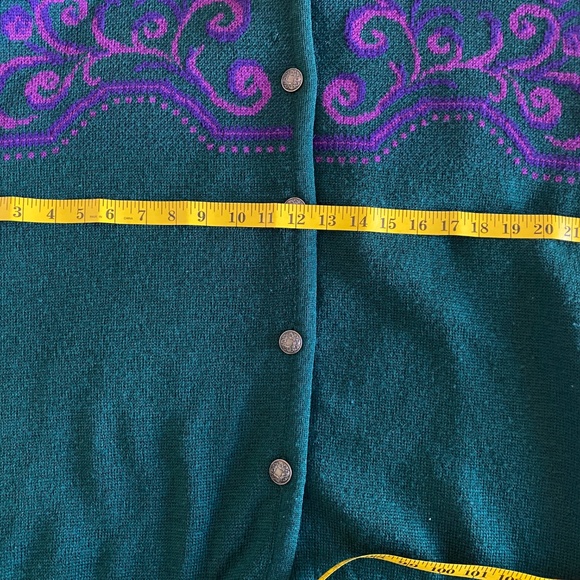 Beautiful Women's Pendleton Wool Sweater, Made in USA - Picture 4 of 7